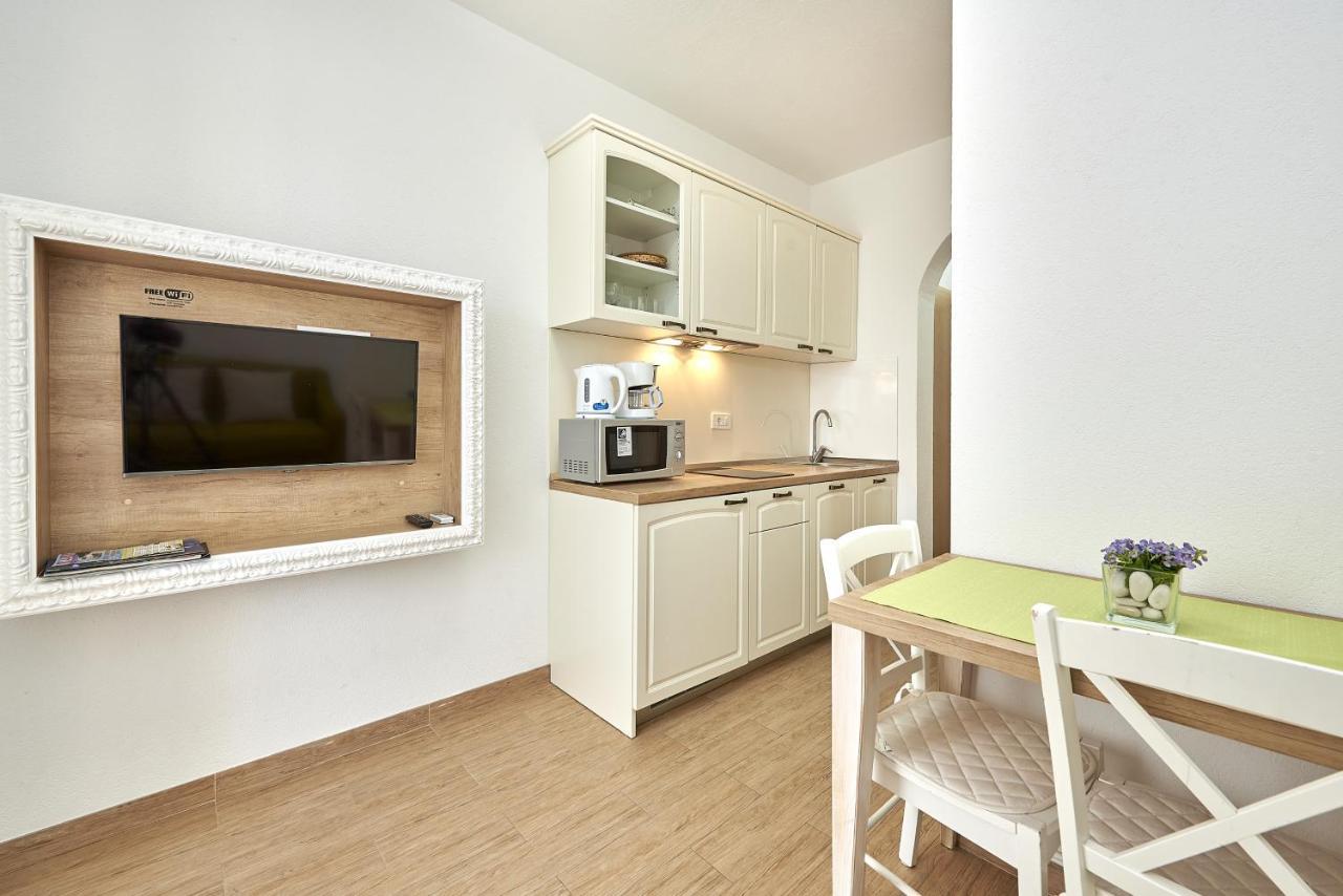 Apartments With A Parking Space Mavarstica, Ciovo - 17803 Trogir Zewnętrze zdjęcie